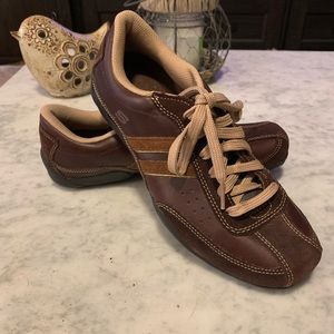 Skechers brown leather girls rock sneakers 6.5